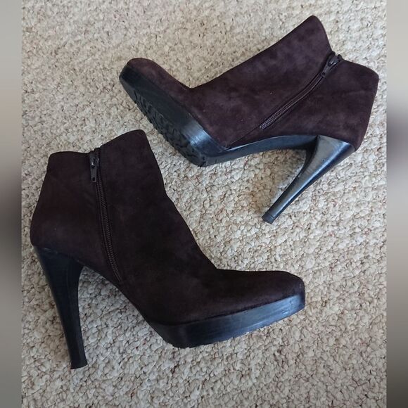 Stuart Weitzman Chocolate Brown Suede Ankle Boots size 10M - Picture 1 of 12